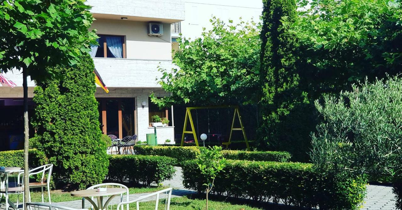 Hotel Ambasador Garden Lezhë Exterior foto